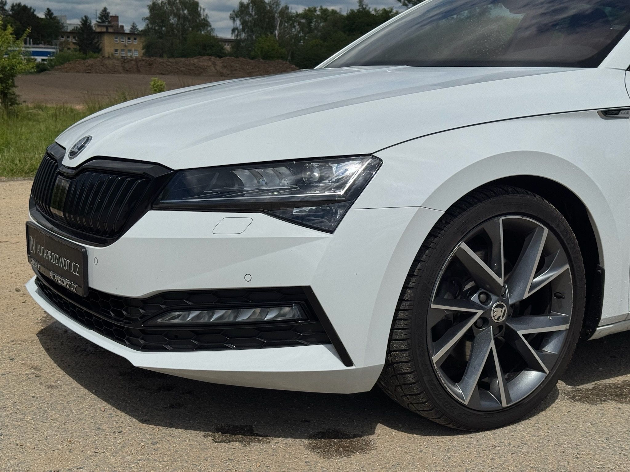 Škoda Superb, 2.0 TSI (140 kW) DSG Sportline - fotka 5