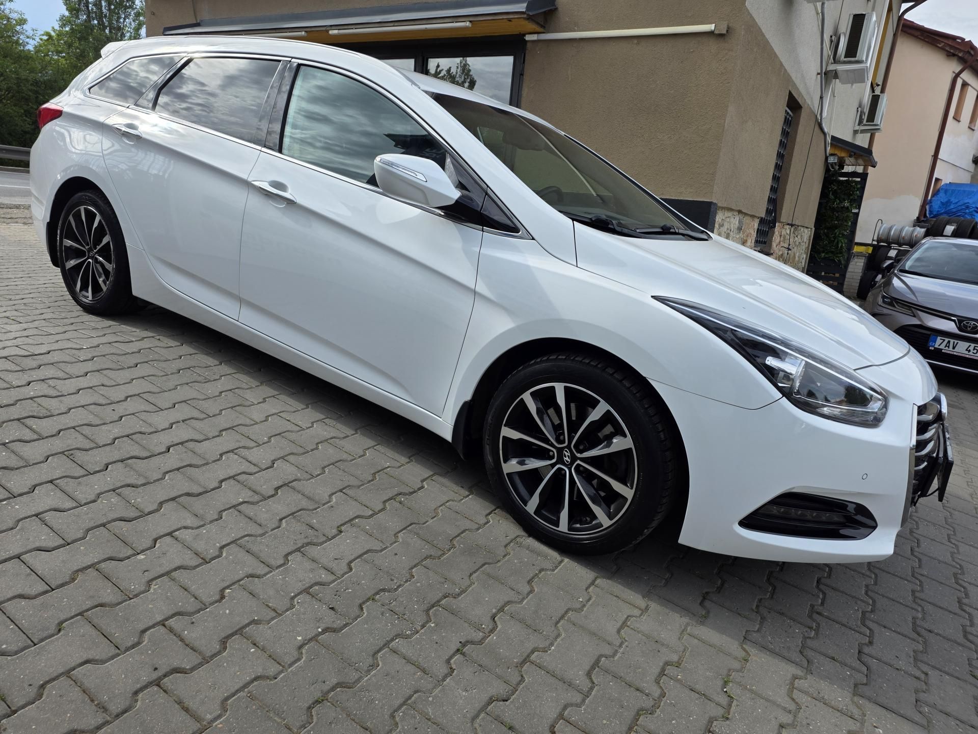 Hyundai i40, 1.7-104kw-NAVI-KAMERA - fotka 3
