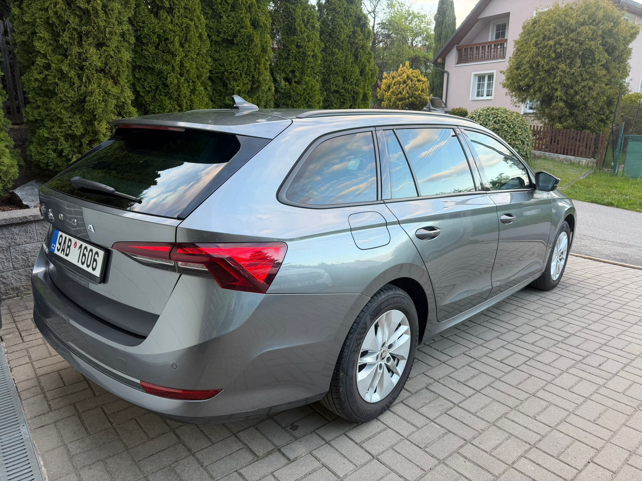 Škoda Octavia, 2,0TDi,ambient+,CZ,M6,1maj,DPH - fotka 6