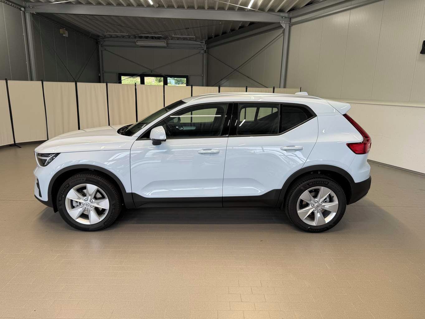 Volvo XC40, B3 2.0L 163 HP AT7 FWD CORE - fotka 2