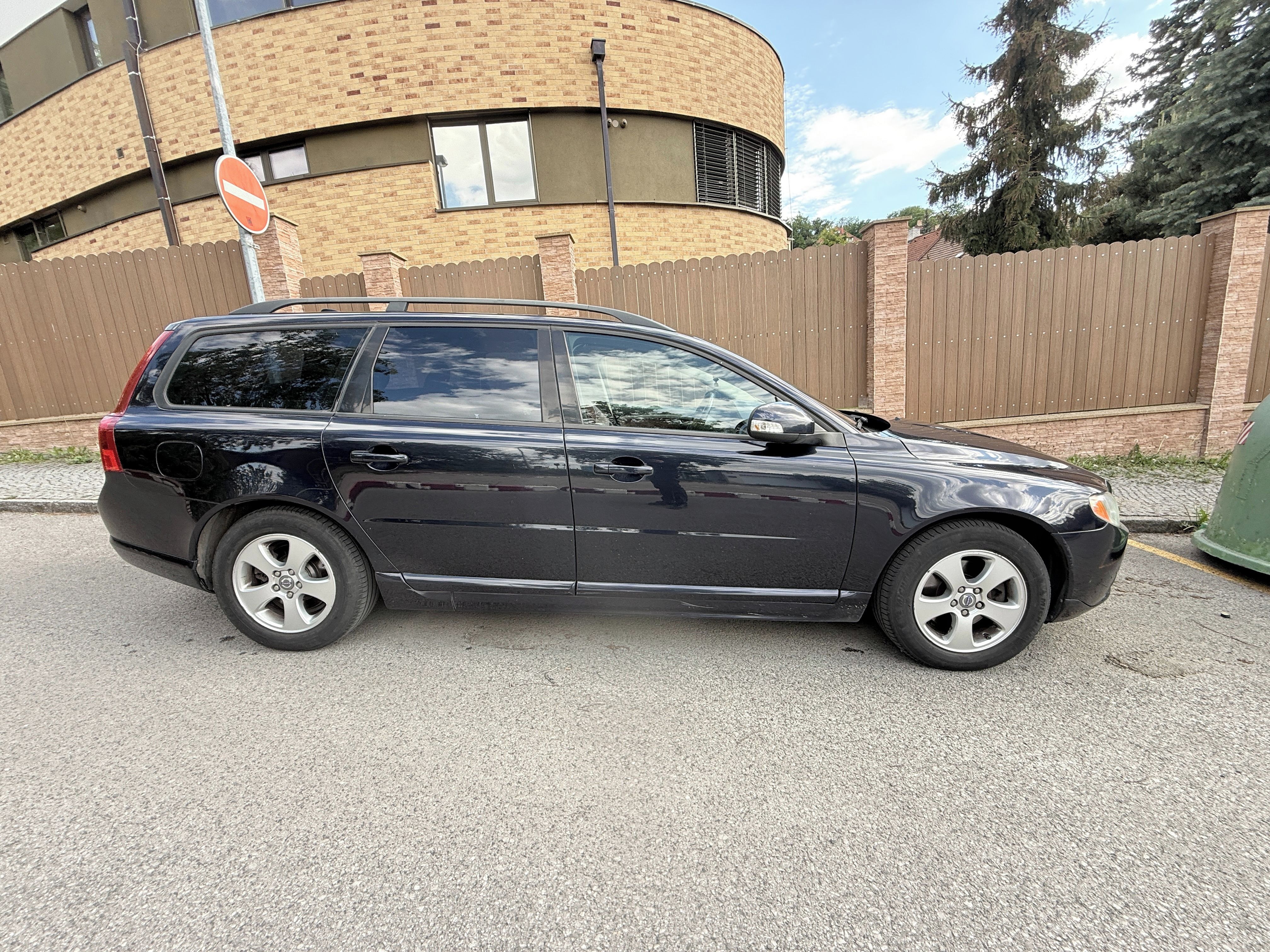 Volvo V70, červená kůže, 2008 - fotka 6