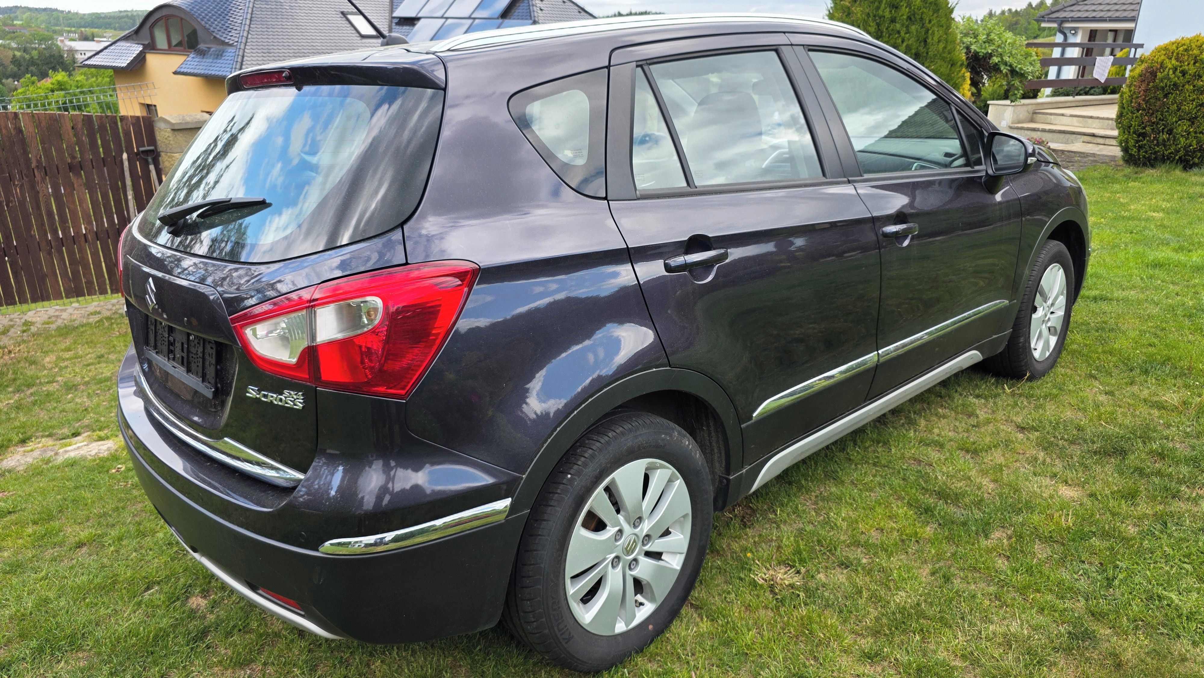 Suzuki SX4 S-Cross, Suzuki S-CROSS 1,6 88KW - fotka 3
