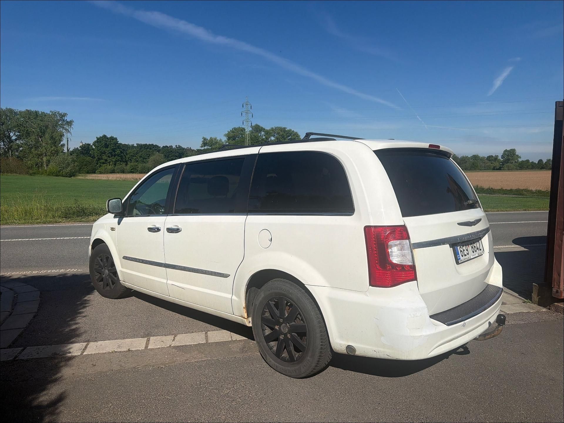 Chrysler Town & Country, 3,6 RT DVD LPG Kůže 2011 - fotka 3