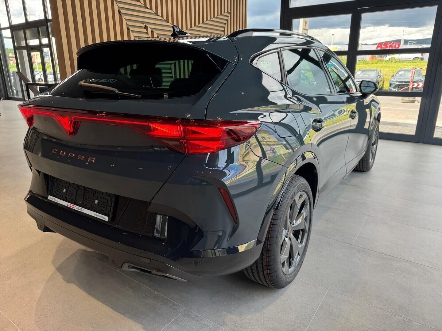 Cupra Formentor, 1,5 eTSI 110 kW - fotka 3