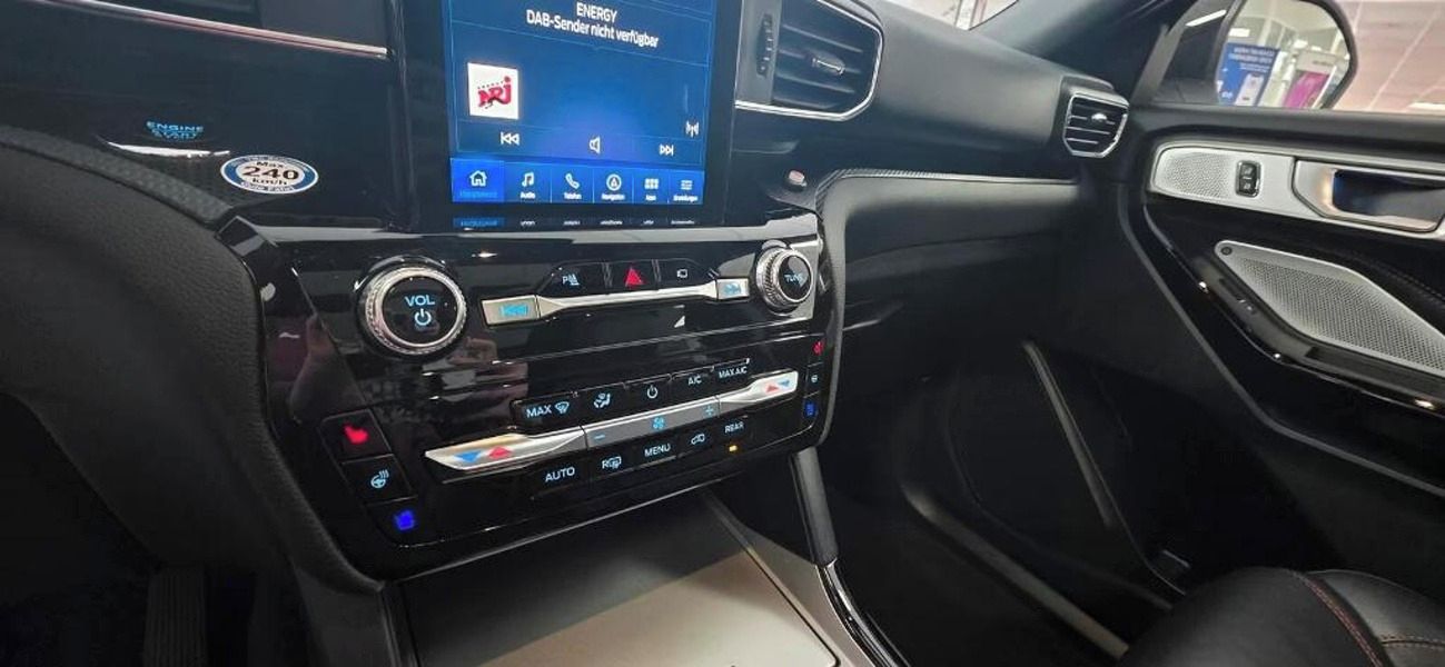 Ford Explorer, 3.0 EcoBoost Plug-in Hybrid ST - fotka 5