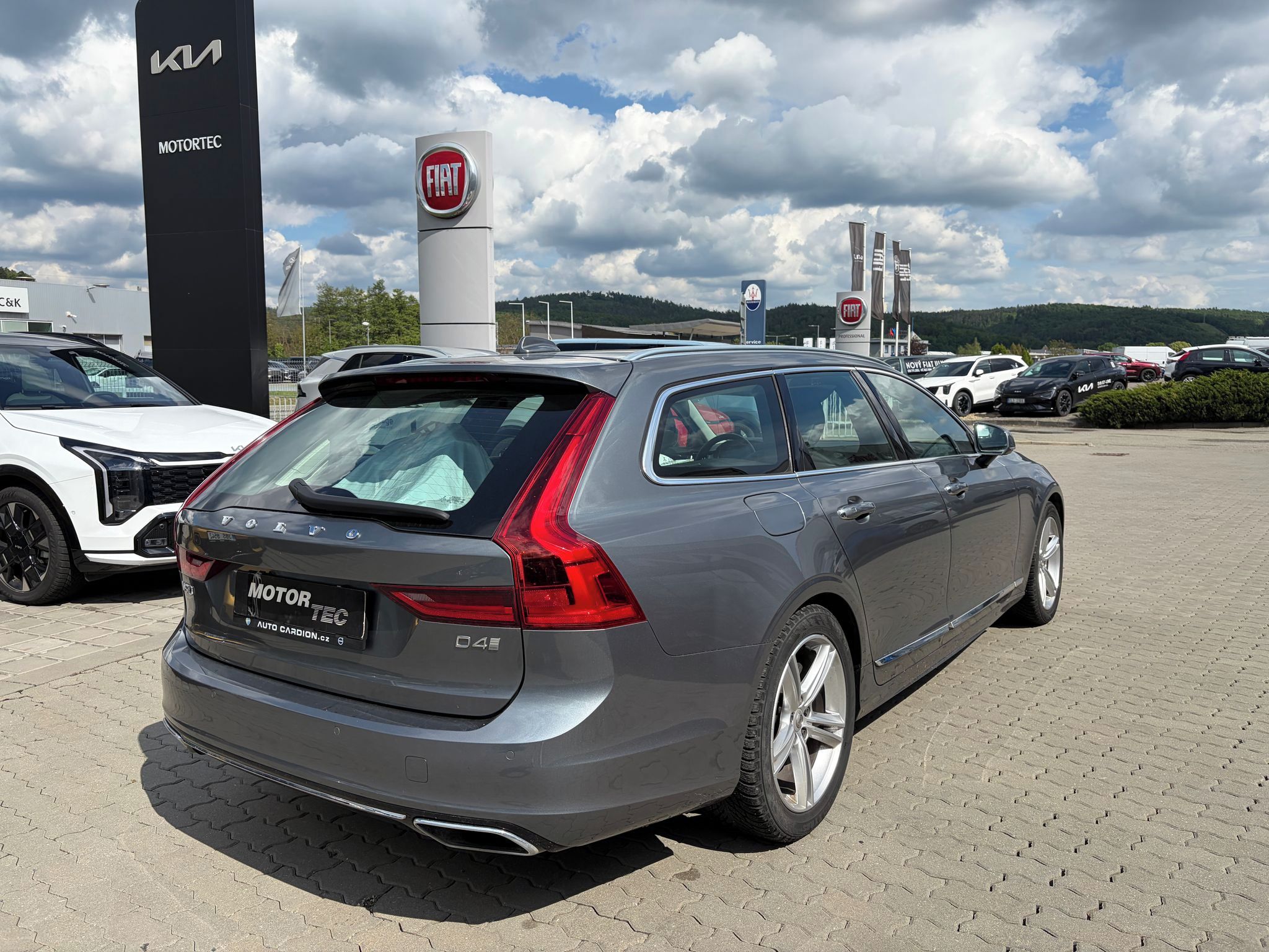 Volvo V90, 2.0 D4 INCRIPTION 140kW AT - fotka 3