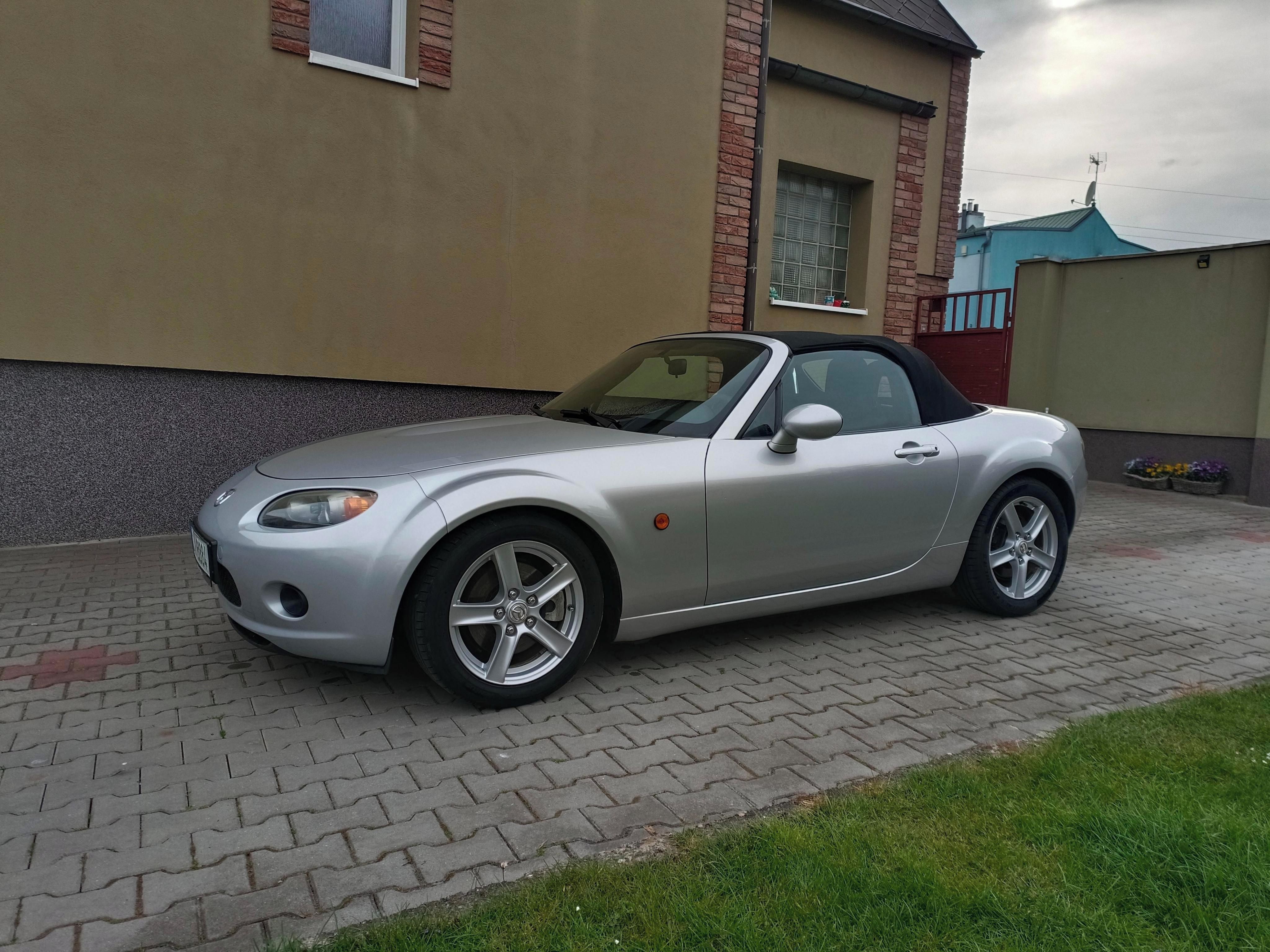 Mazda MX-5, Mx-5 1.8i 93 kW Miata - fotka 2