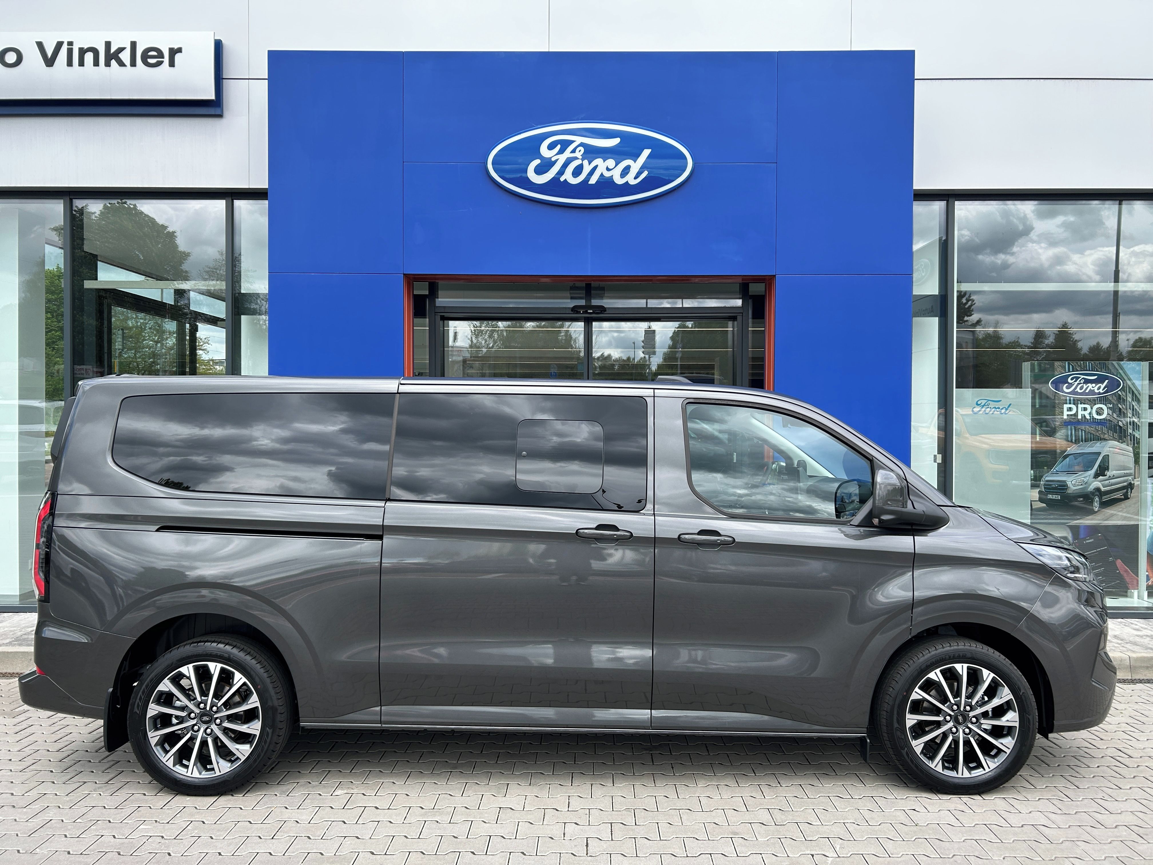 Ford Tourneo Custom, Titanium X L2 2.0EcoBlue 110kW - fotka 4