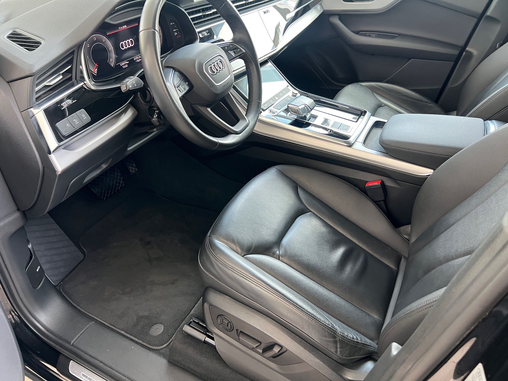 Audi Q7, S-line  45TDI 170kW - fotka 6
