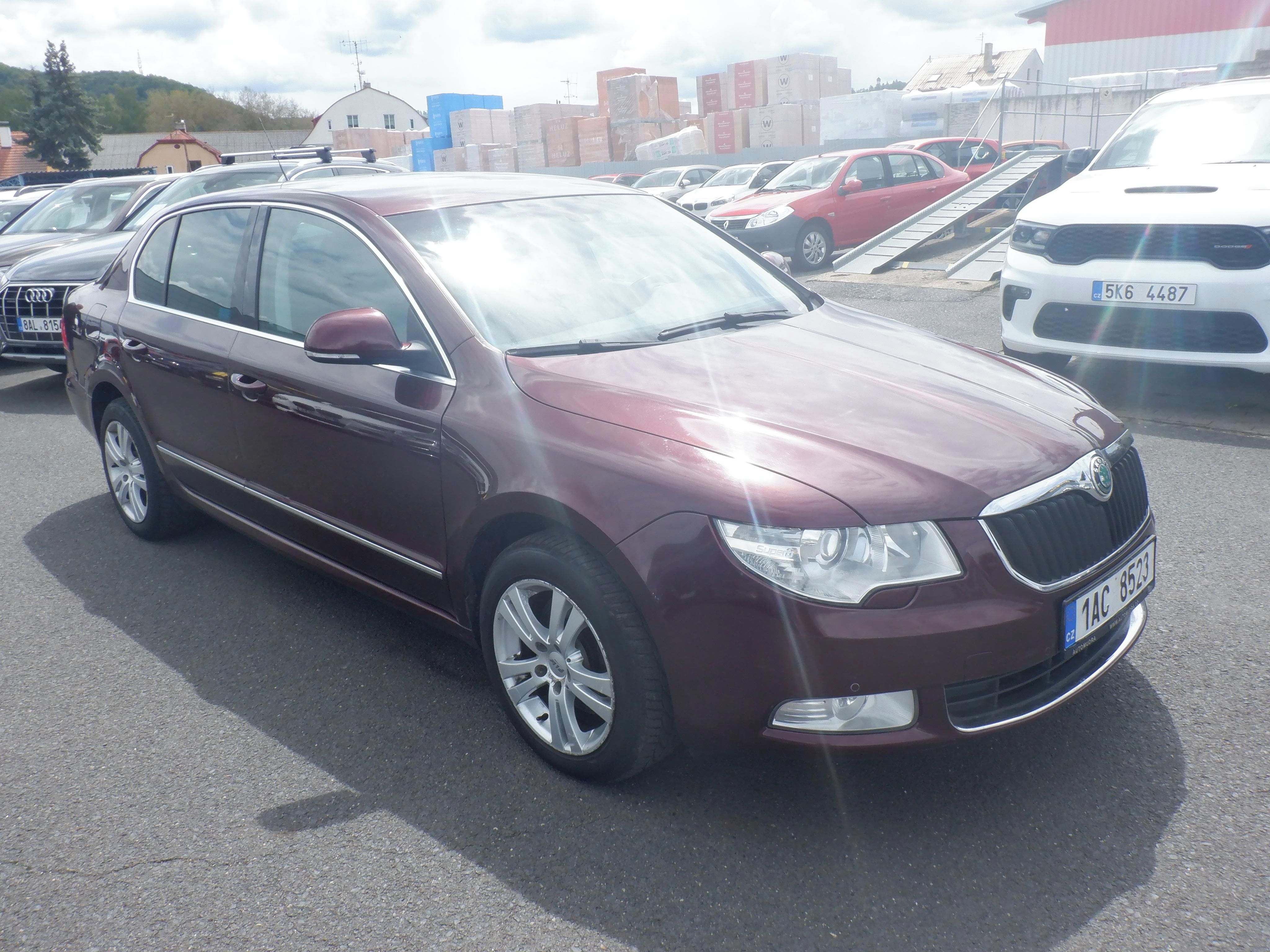 Škoda Superb, 2.0 TDI DSG Elegance - fotka 3