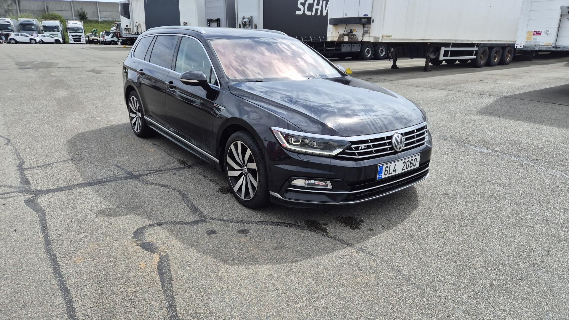 Volkswagen Passat, 2,0 TDi 140 kW - fotka 2