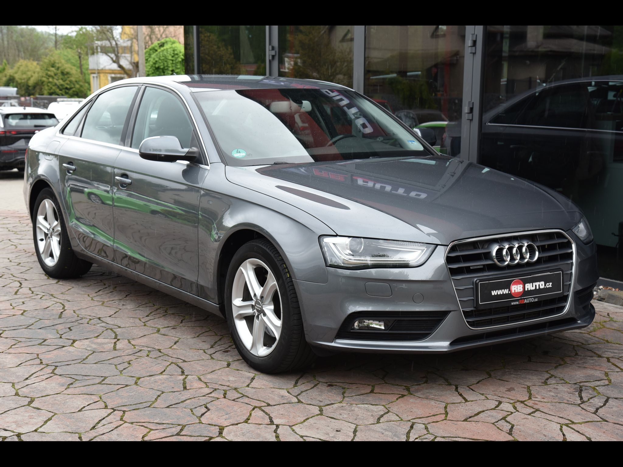 Audi A4, QUATTRO
