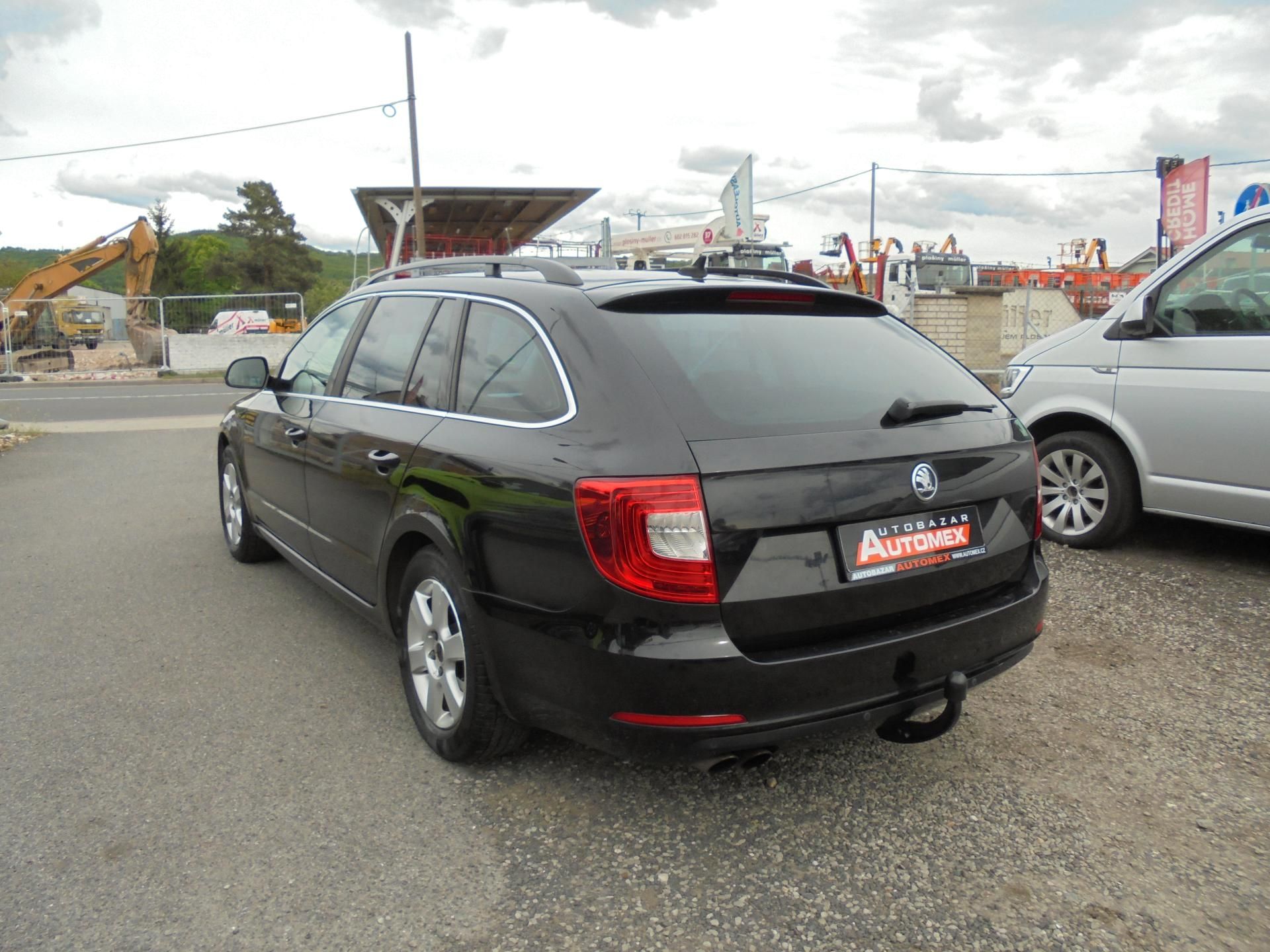 Škoda Superb, 2.0 TDI-DSG-NAVIGACE-PANORAMA - fotka 5