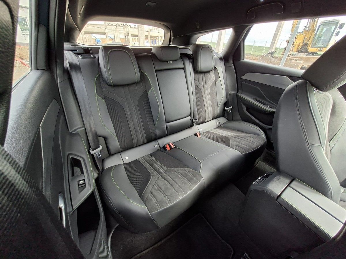 Peugeot 308, SW e-GT 115 kW/156k 54 kWh - fotka 5