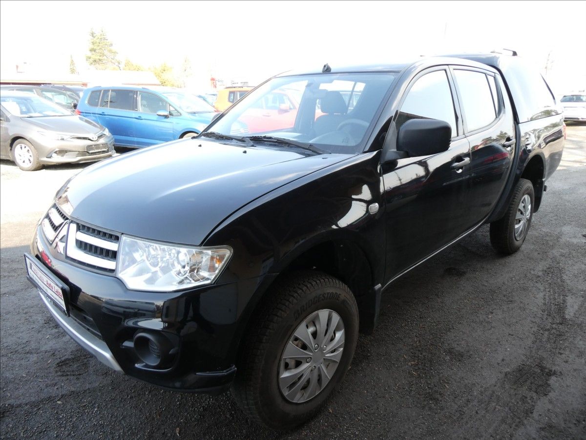 Mitsubishi L200, 2,5 DI-D 100kW 4x4, závěs - fotka 3