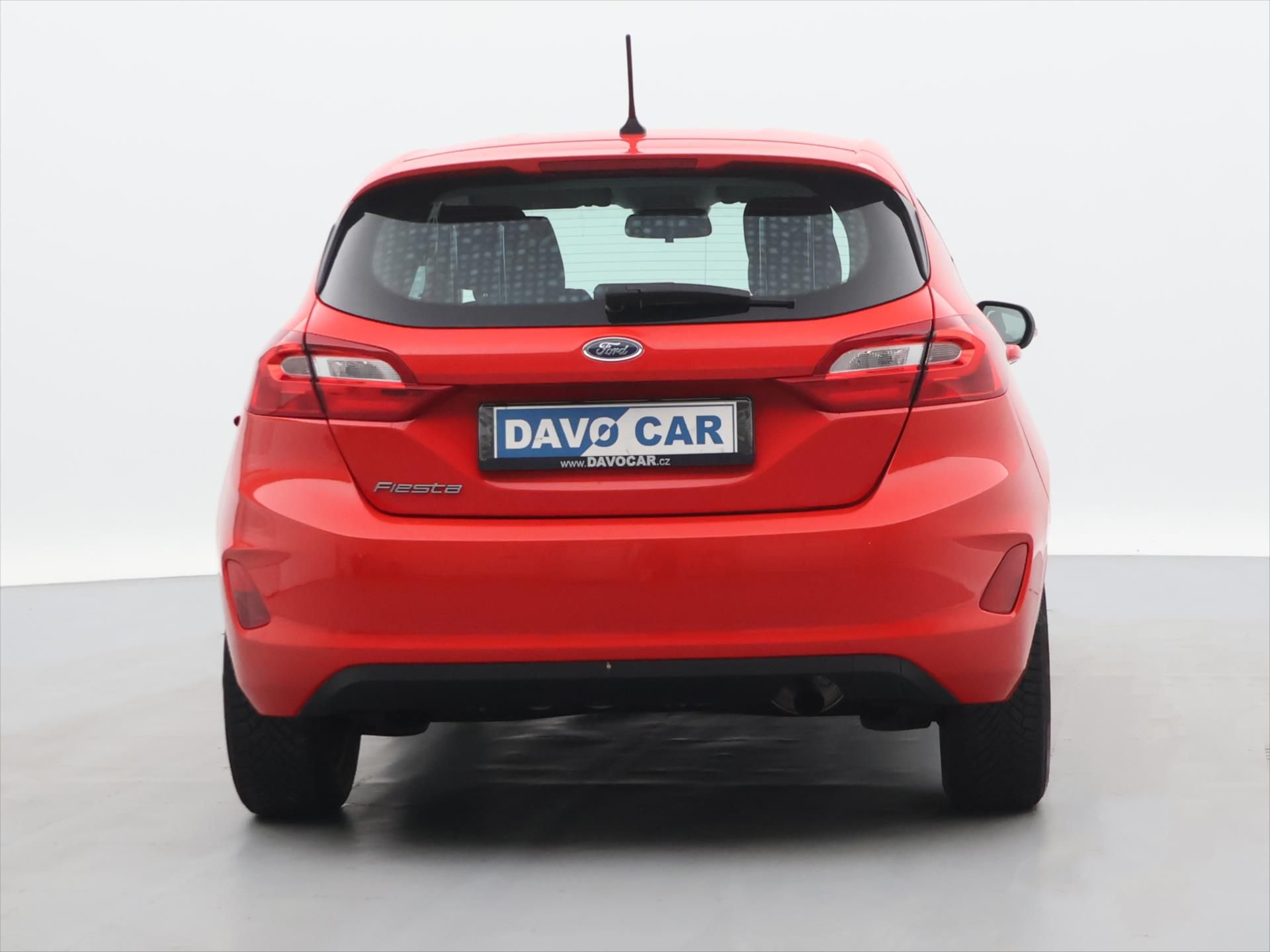 Ford Fiesta, 1,1 i 63KW Aut.klima CZ DPH - fotka 6