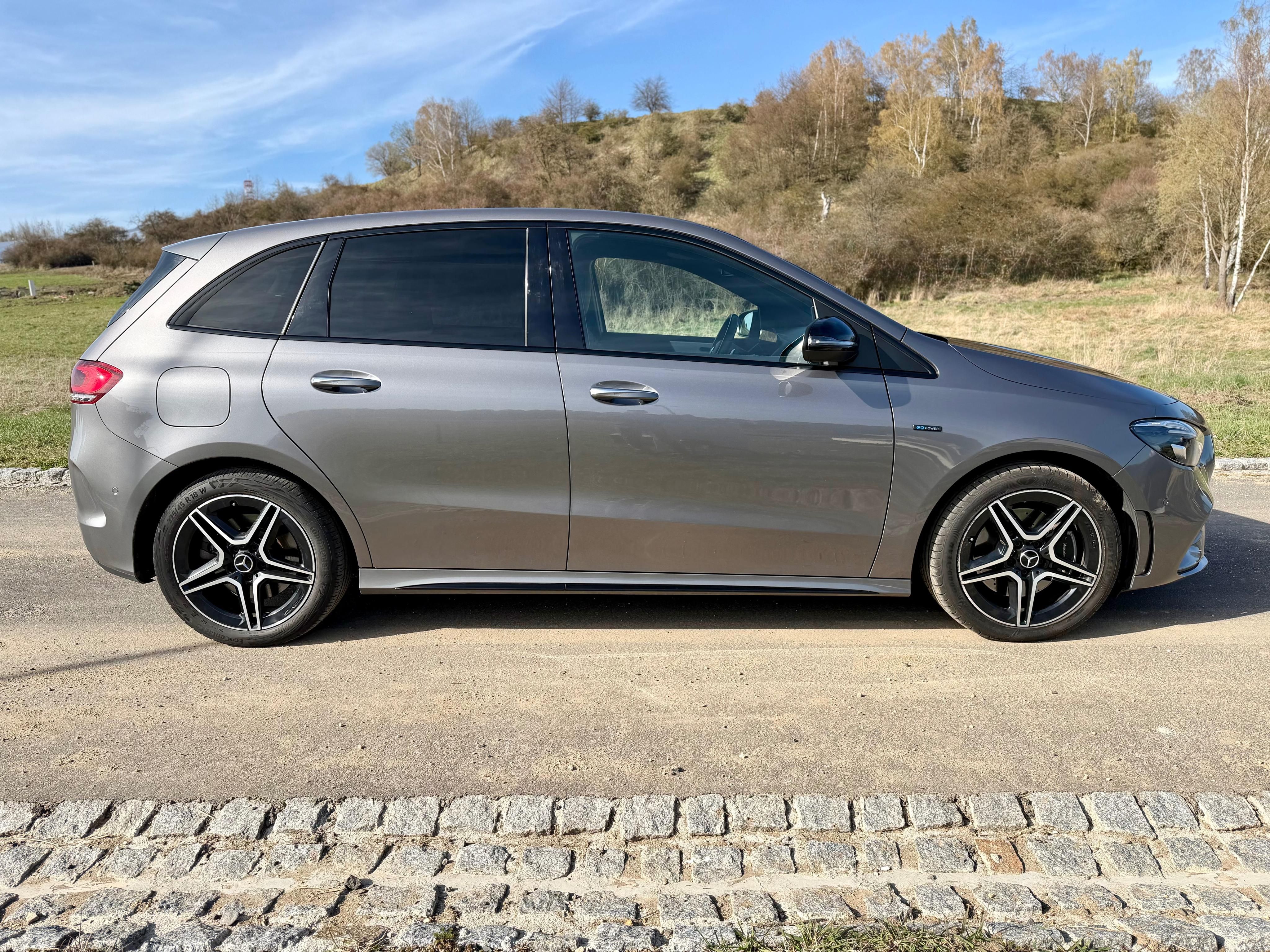 Mercedes-Benz Třídy B, Mercedes-Benz B 250e AMG Line - fotka 5