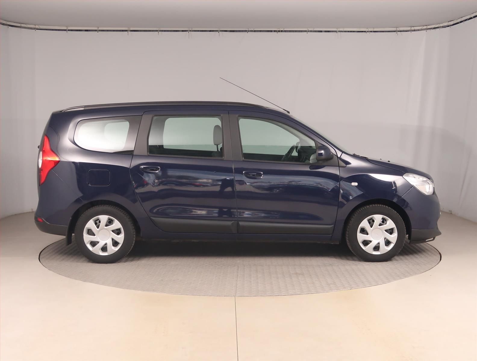 Dacia Lodgy, 1.6 8V, Serv.kniha, Tempomat - fotka 6