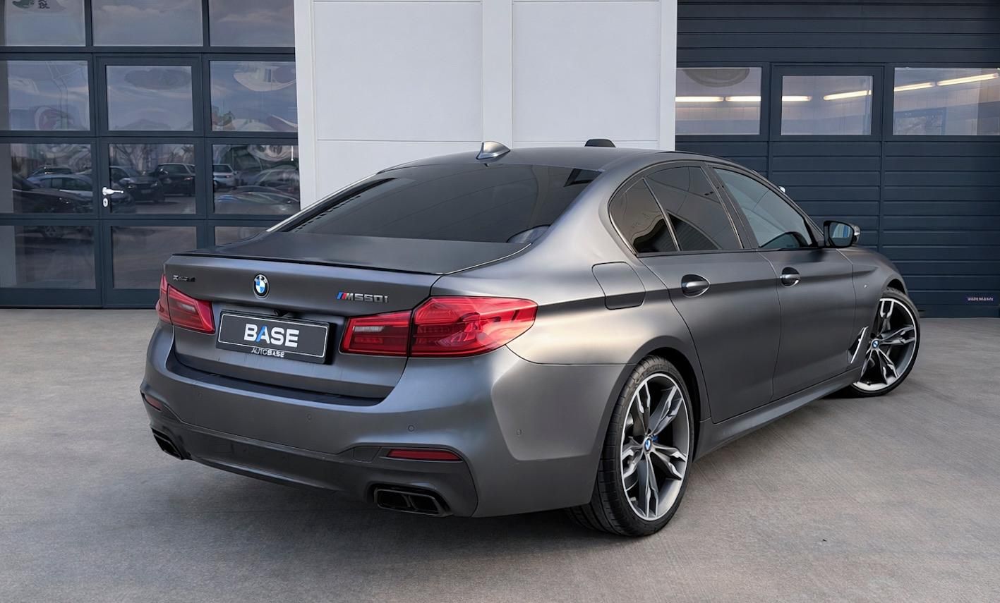 BMW Řada 5, M550i xDrive - fotka 5