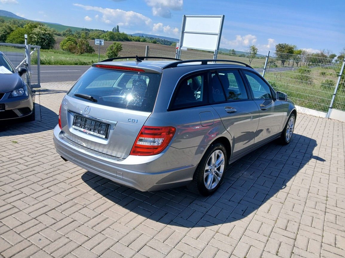 Mercedes-Benz Třídy C, 2,2 CDI Blueeficiency - fotka 5