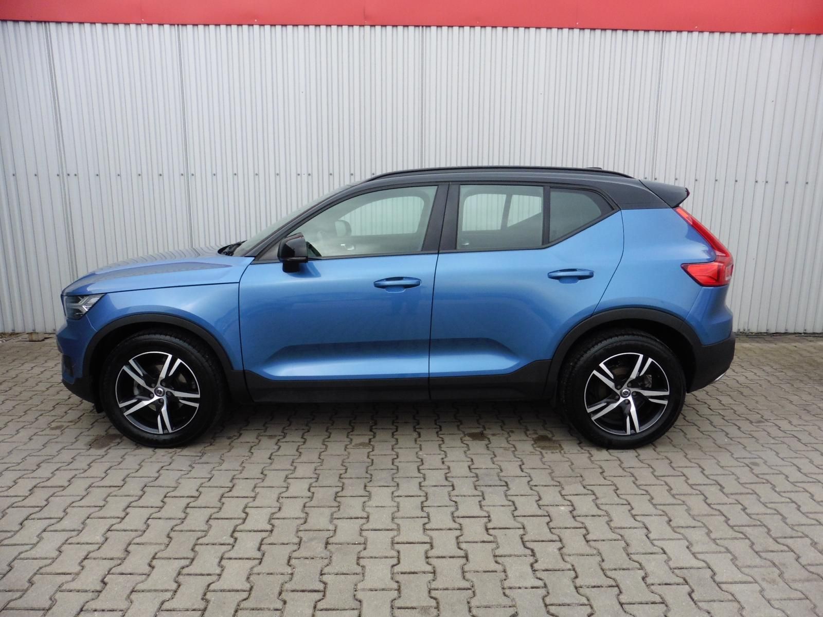 Volvo XC40, T3 R-Design 120kW A/T, ... - fotka 3