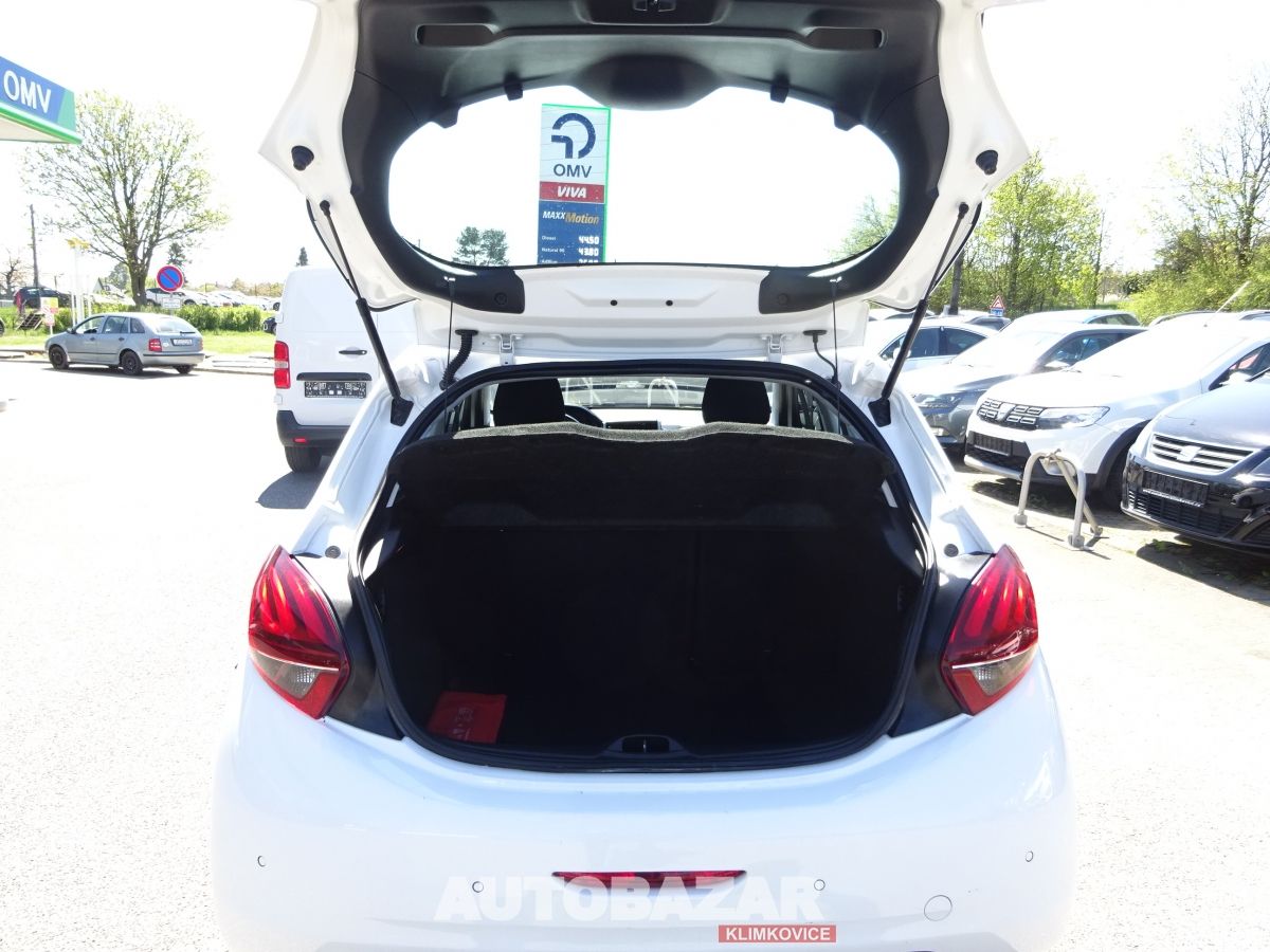 Peugeot 208, 1,2, B - fotka 6