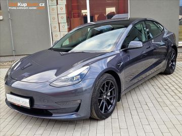 Dual Motor 366kW AWD, původ ČR