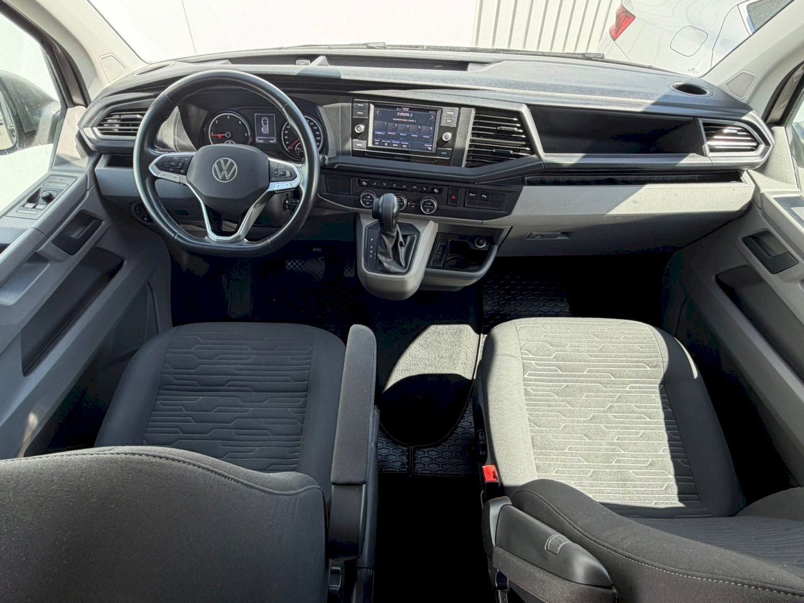 Volkswagen Caravelle, CARAVELLE 6.1 CL TDI DR DSG - fotka 5