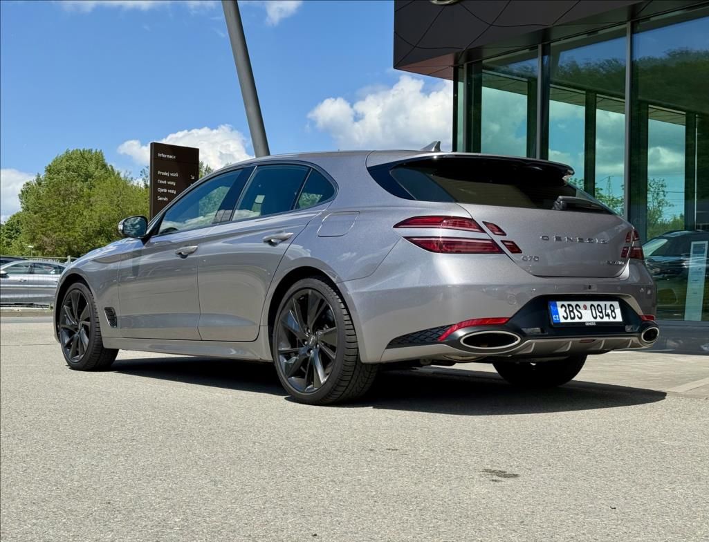 Genesis G70, 2,0 T AWD  SB Sport Panorama - fotka 2