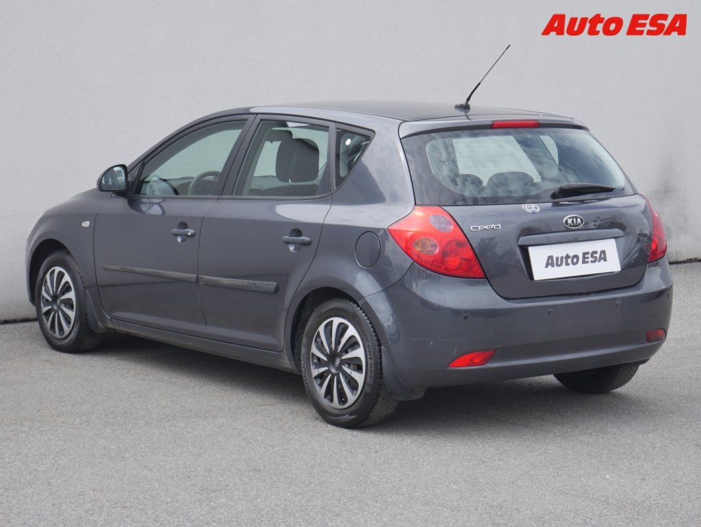 Kia Cee´d, 1.4 CVVT - fotka 6