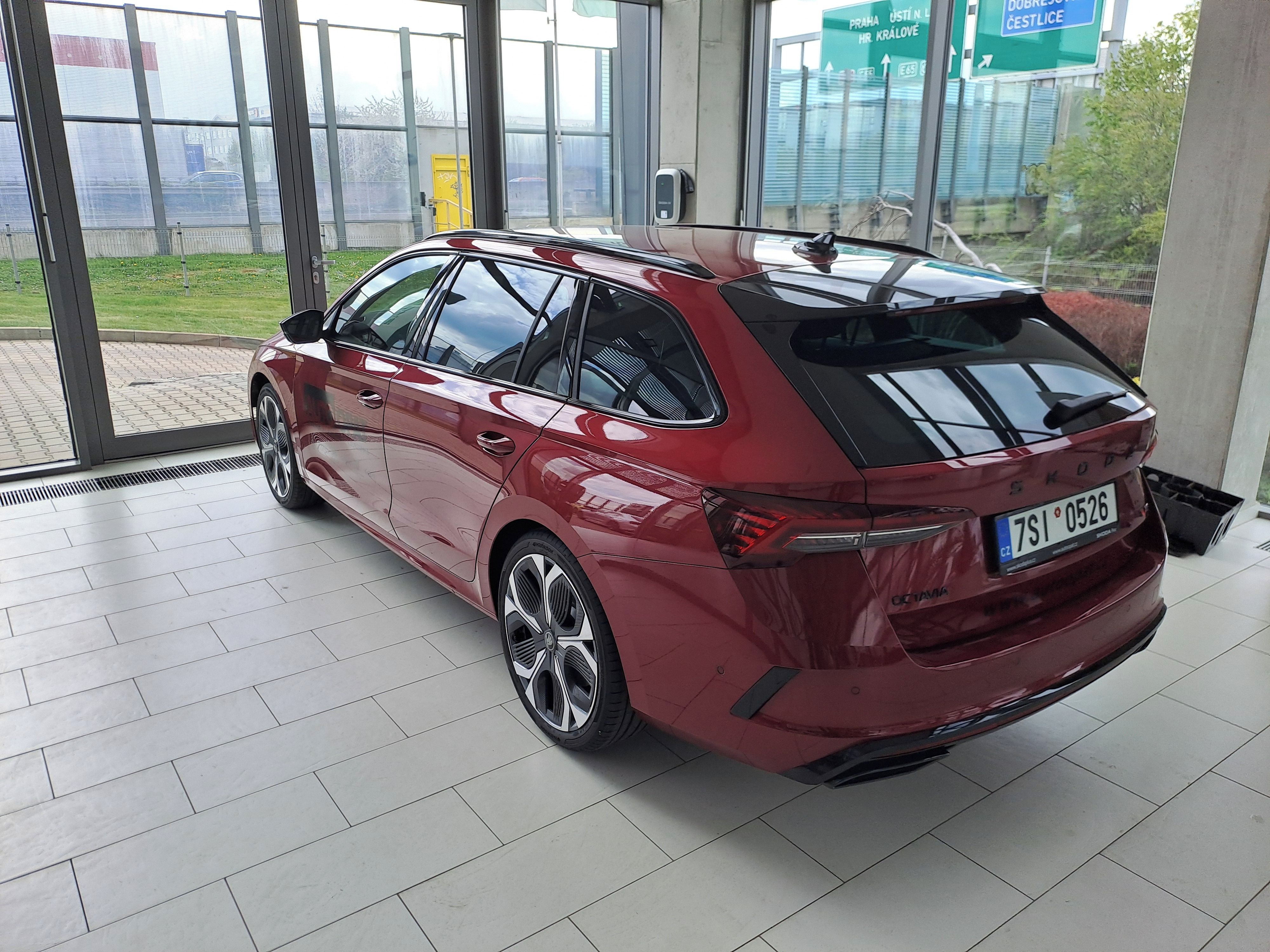 Škoda Octavia, 2,0 TSI 195 kW RS - fotka 5