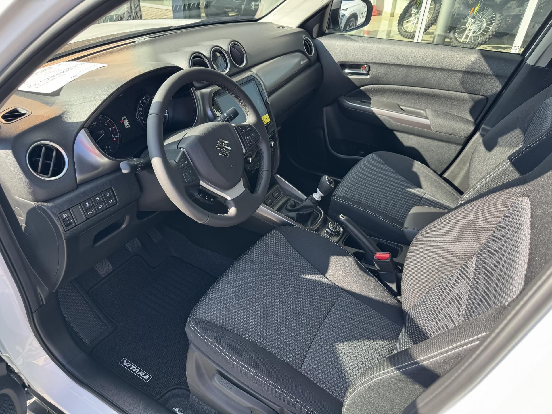 Suzuki Vitara, 1,4 Premium Hybrid AllGrip - fotka 4