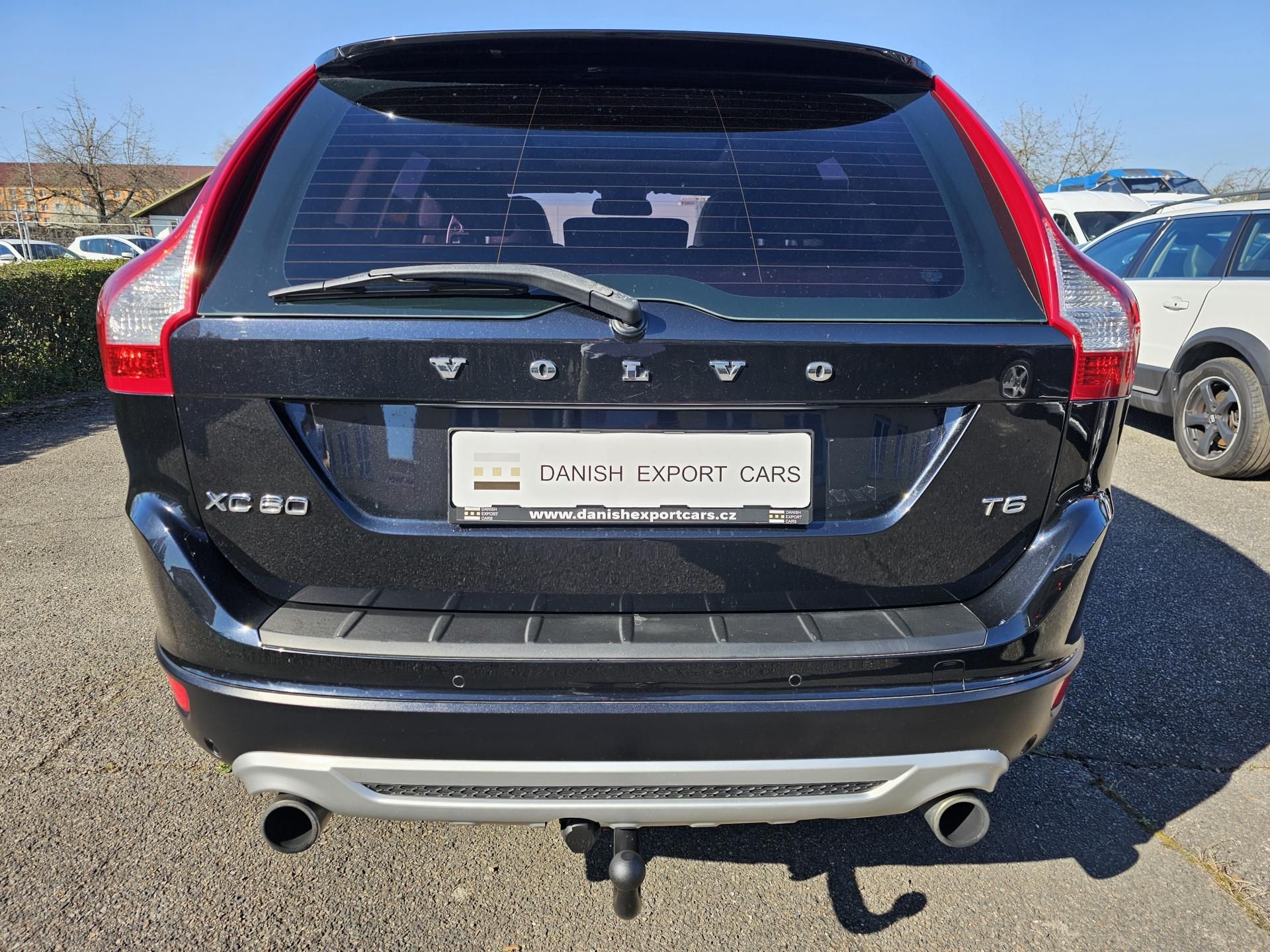 Volvo XC60, T6 224kW 4x4 R-DESIGN,NAVI - fotka 6