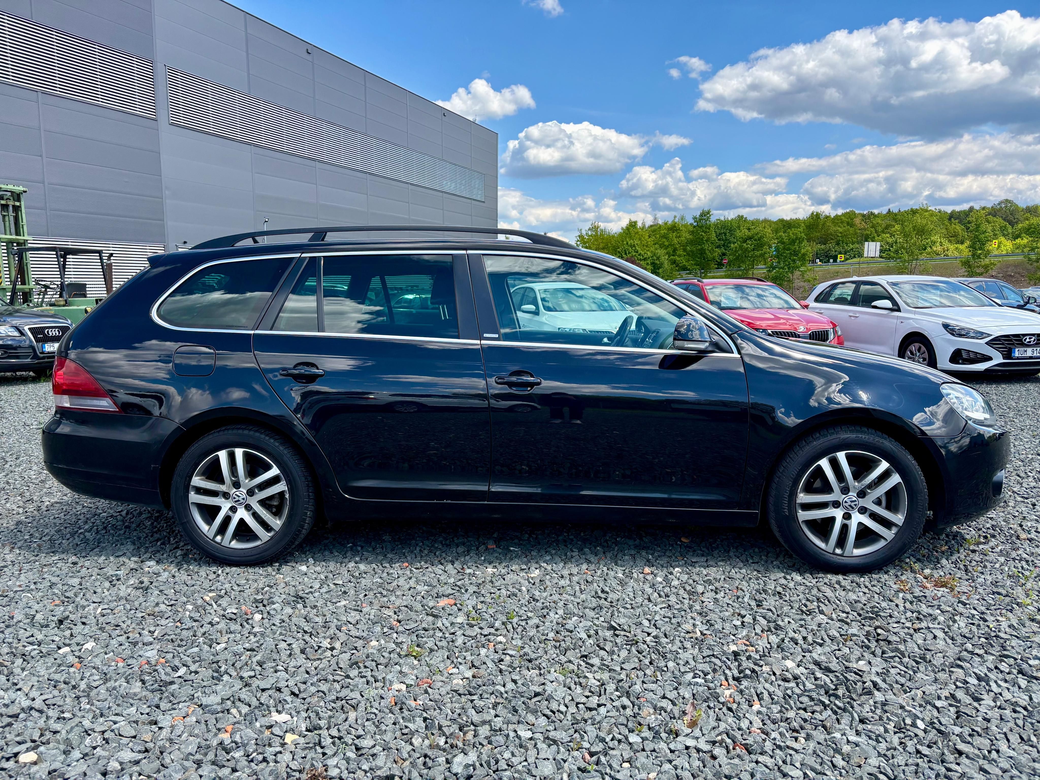 Volkswagen Golf, 1.6TDi 77kw Style - fotka 4
