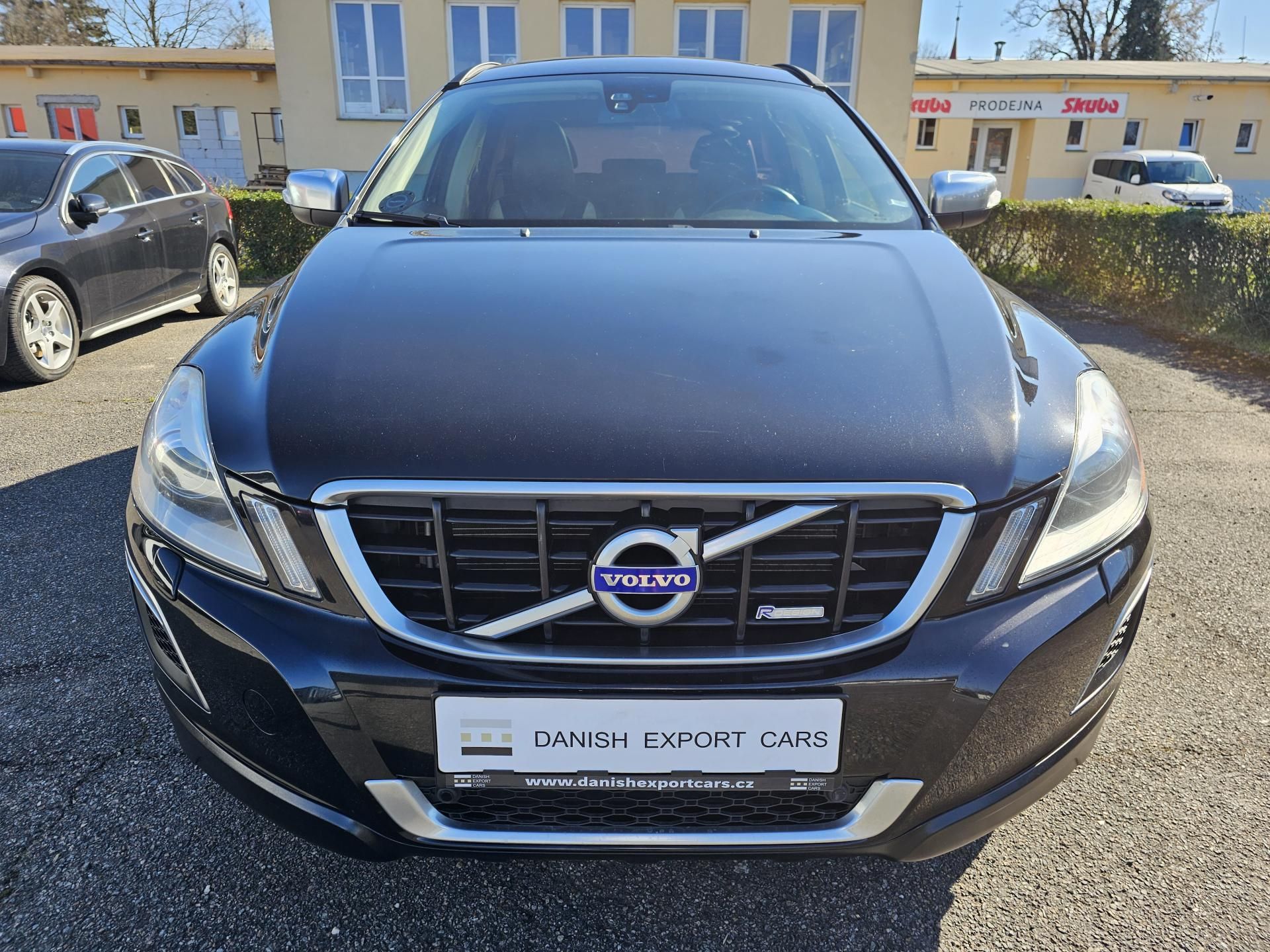 Volvo XC60, T6 224kW 4x4 R-DESIGN,NAVI - fotka 2