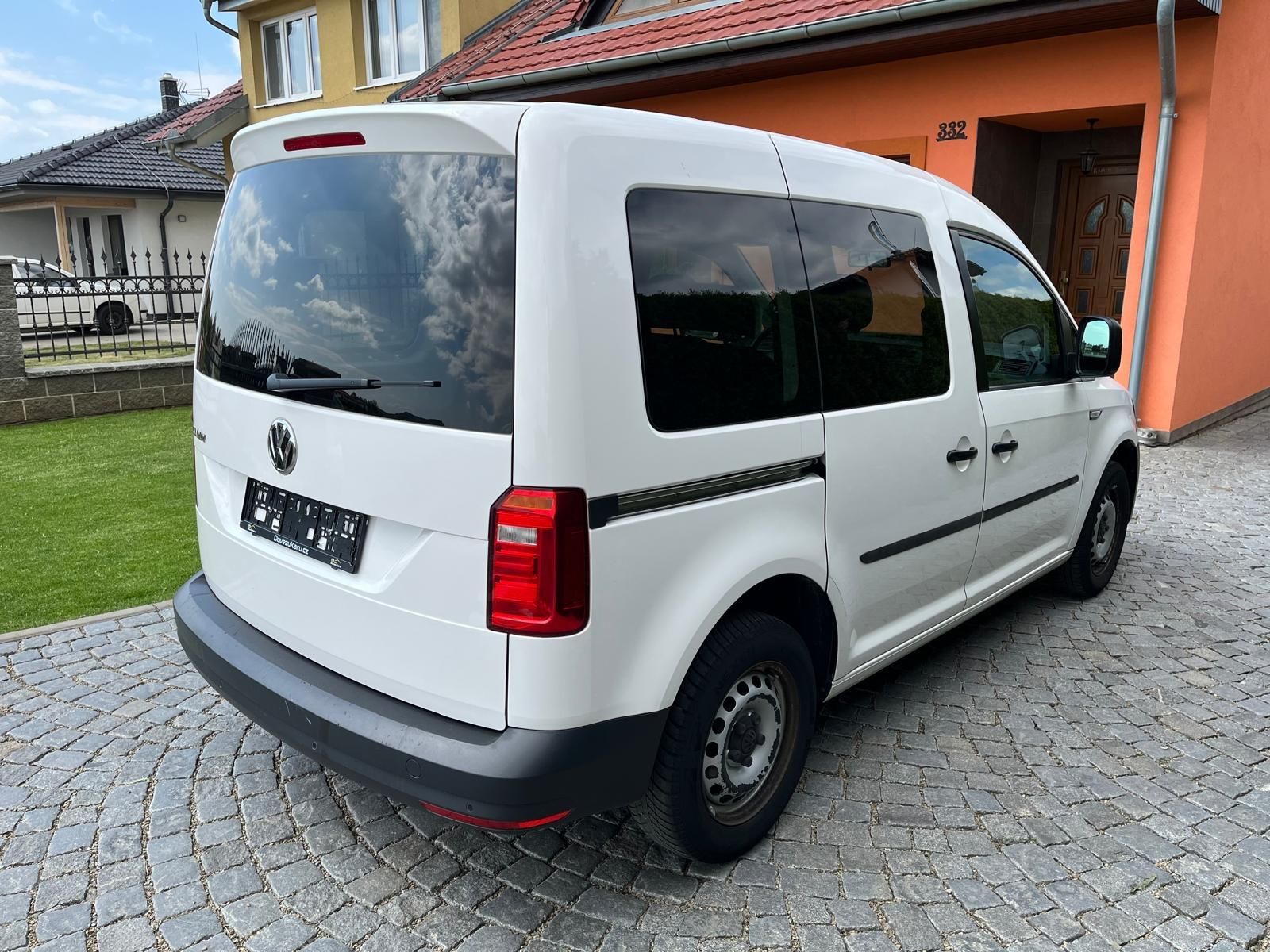 Volkswagen Caddy, 2.0 TDi 5 míst - fotka 3
