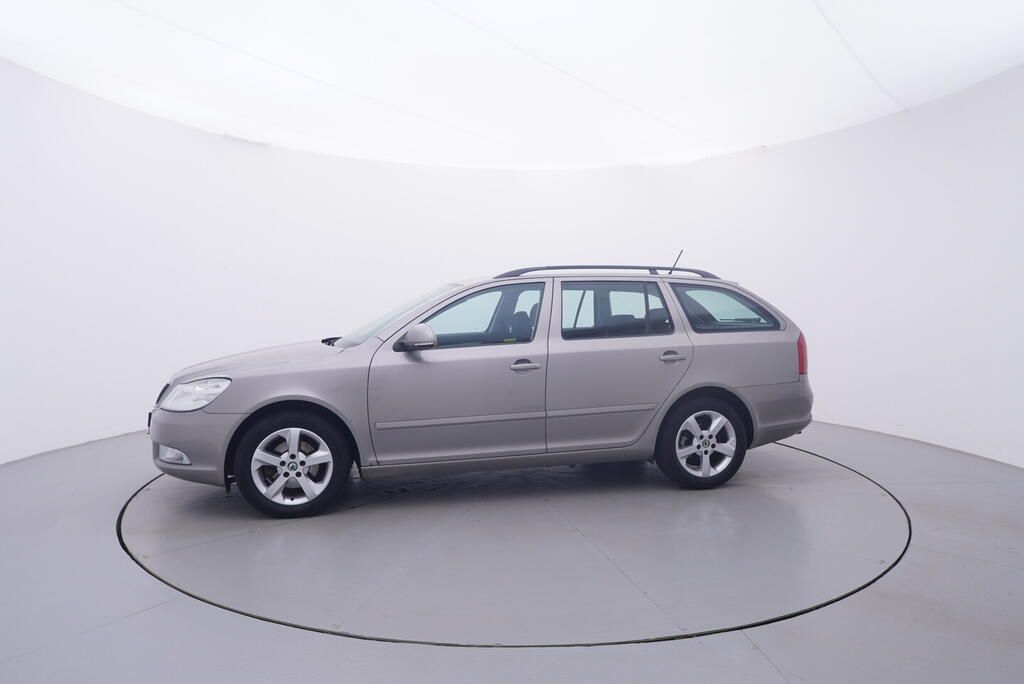 Škoda Octavia, Ambiente 1.9 TDI 77 kW - fotka 2