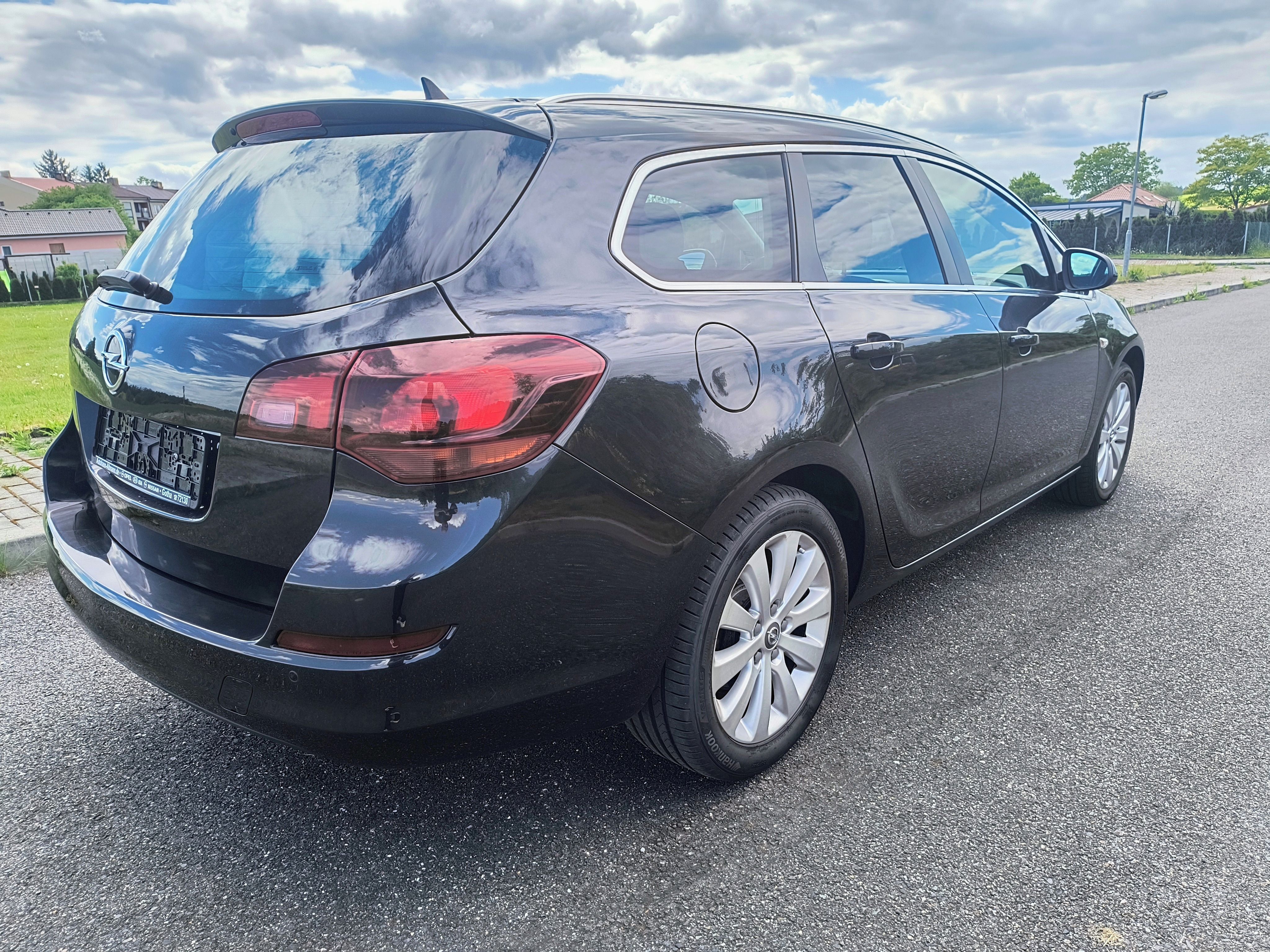 Opel Astra, 2.0CDTi 121kw EXCLUSIVE - fotka 5