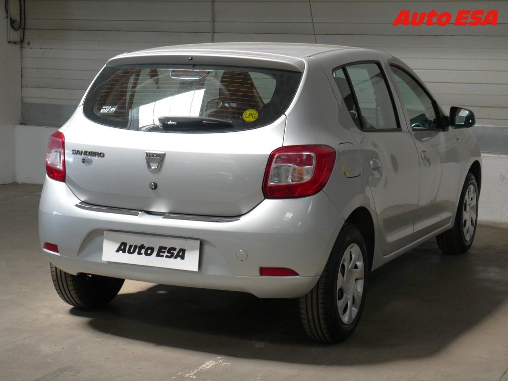 Dacia Sandero, 1.2i,2.maj,ČR,AC - fotka 6
