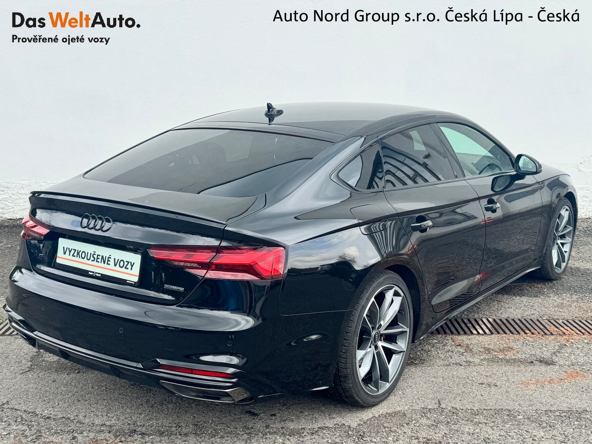 Audi A5, 2.0 40 TDI quattro S line - fotka 2