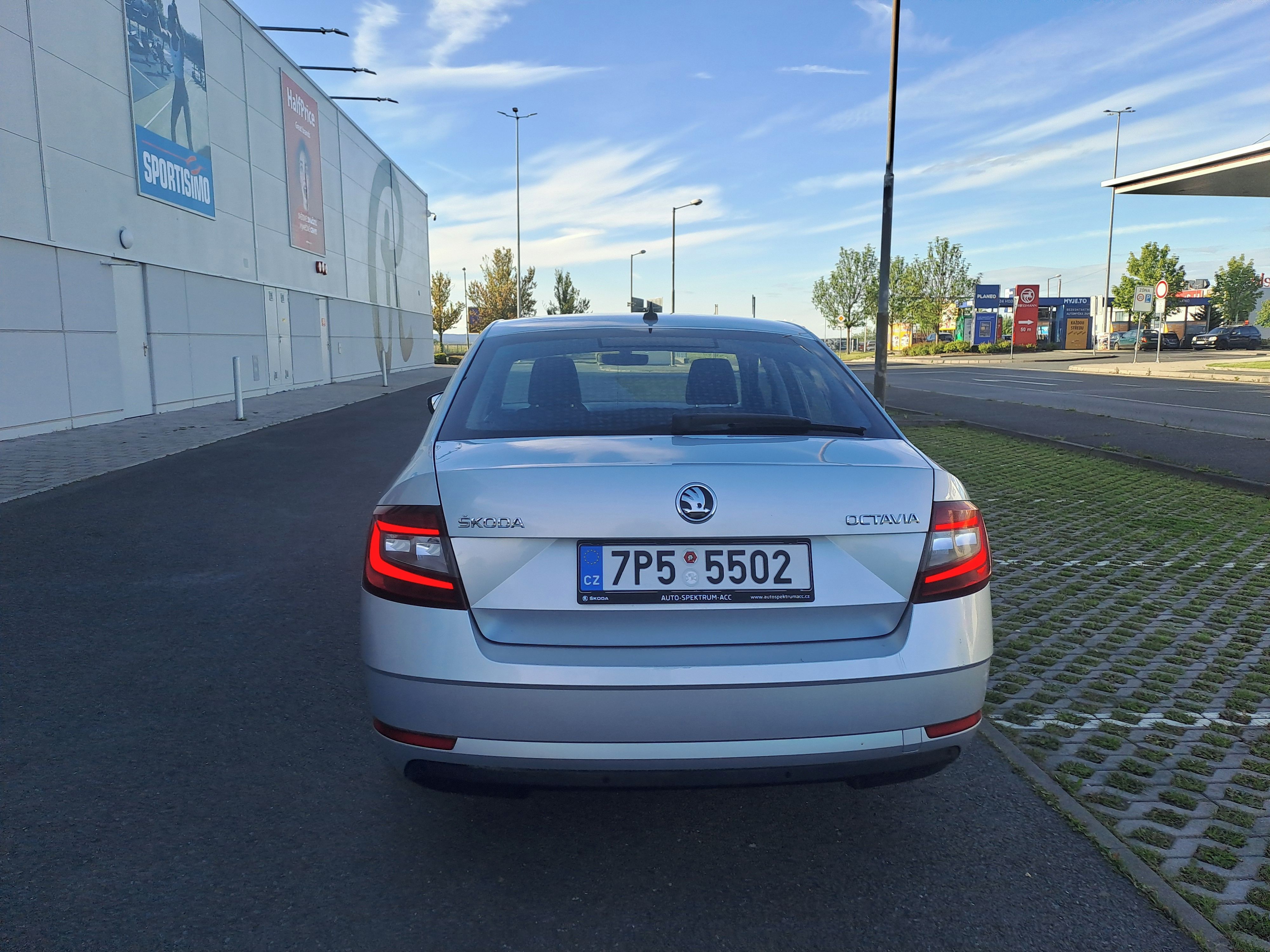 Škoda Octavia, 2.0TDI 110KW 1.MAJ STYLE+ TOP - fotka 6