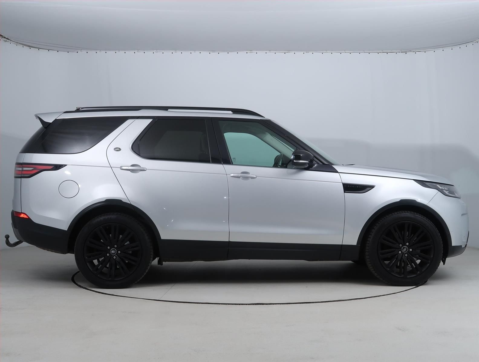 Land Rover Discovery, 3.0 Td6, 4X4, Automat, 7 míst - fotka 6