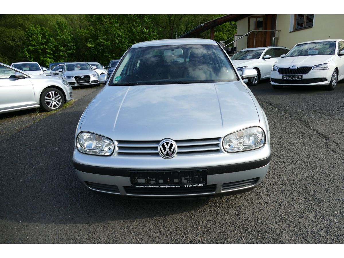 Volkswagen Golf, 1,6 77KW DIGI-KLIMA - fotka 3