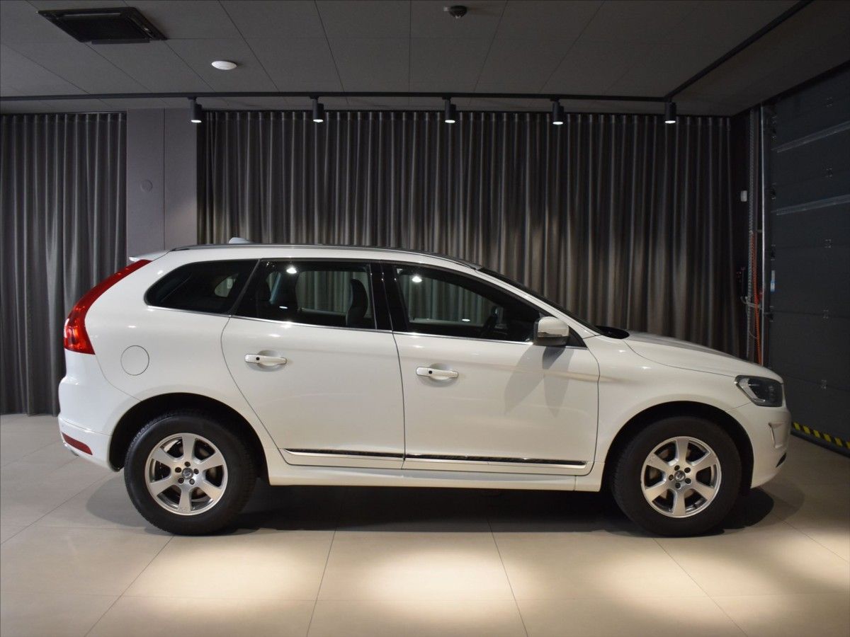 Volvo XC60, 2,4 D4 AWD SUMMUM Bezklíč,BLIS - fotka 5