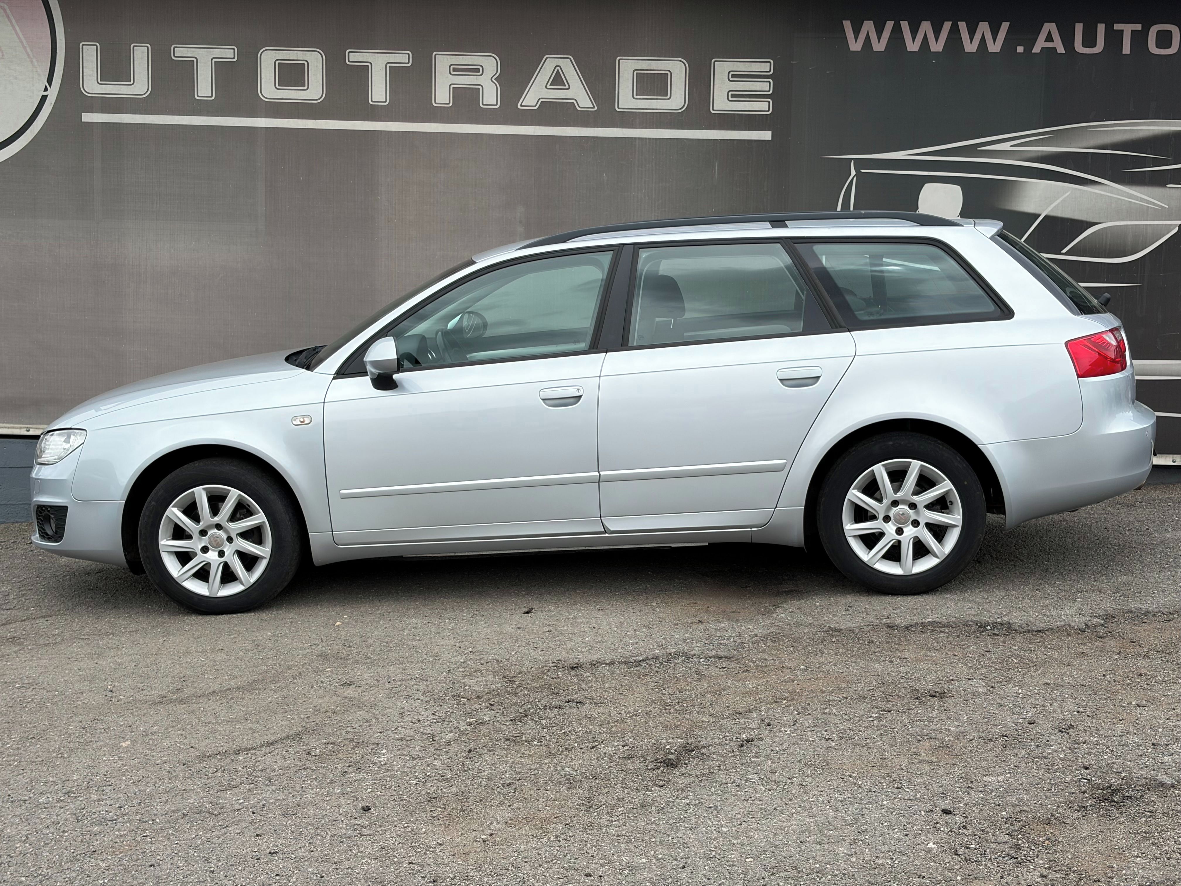 Seat Exeo, 2.0 TDi 88kW, DigiKLIMA, ALU - fotka 2