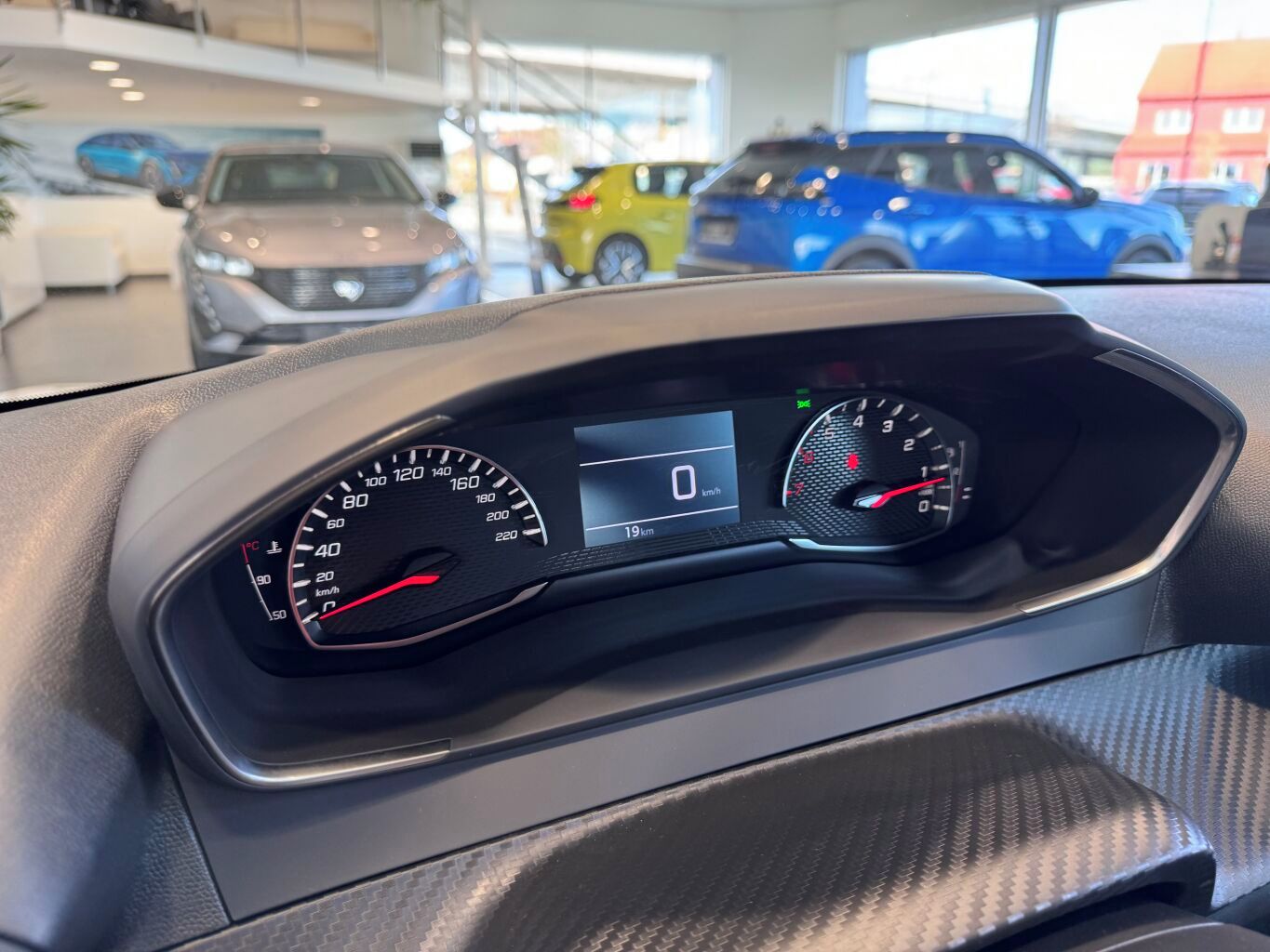 Peugeot 208, STYLE Hybrid 110 e-DCS6 - fotka 6
