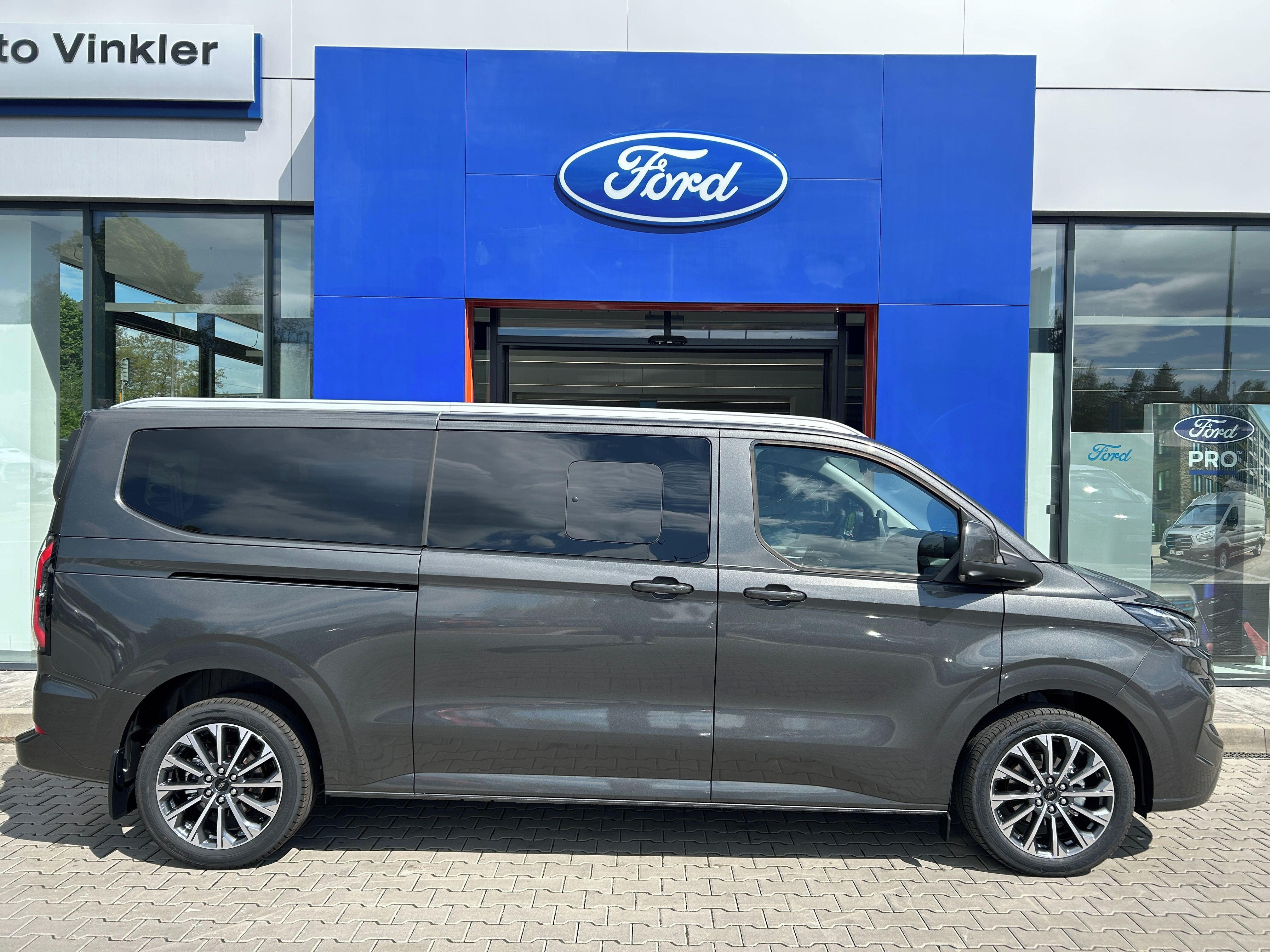 Ford Tourneo Custom, Titanium X L2 2.0EcoBlue 125kW - fotka 4