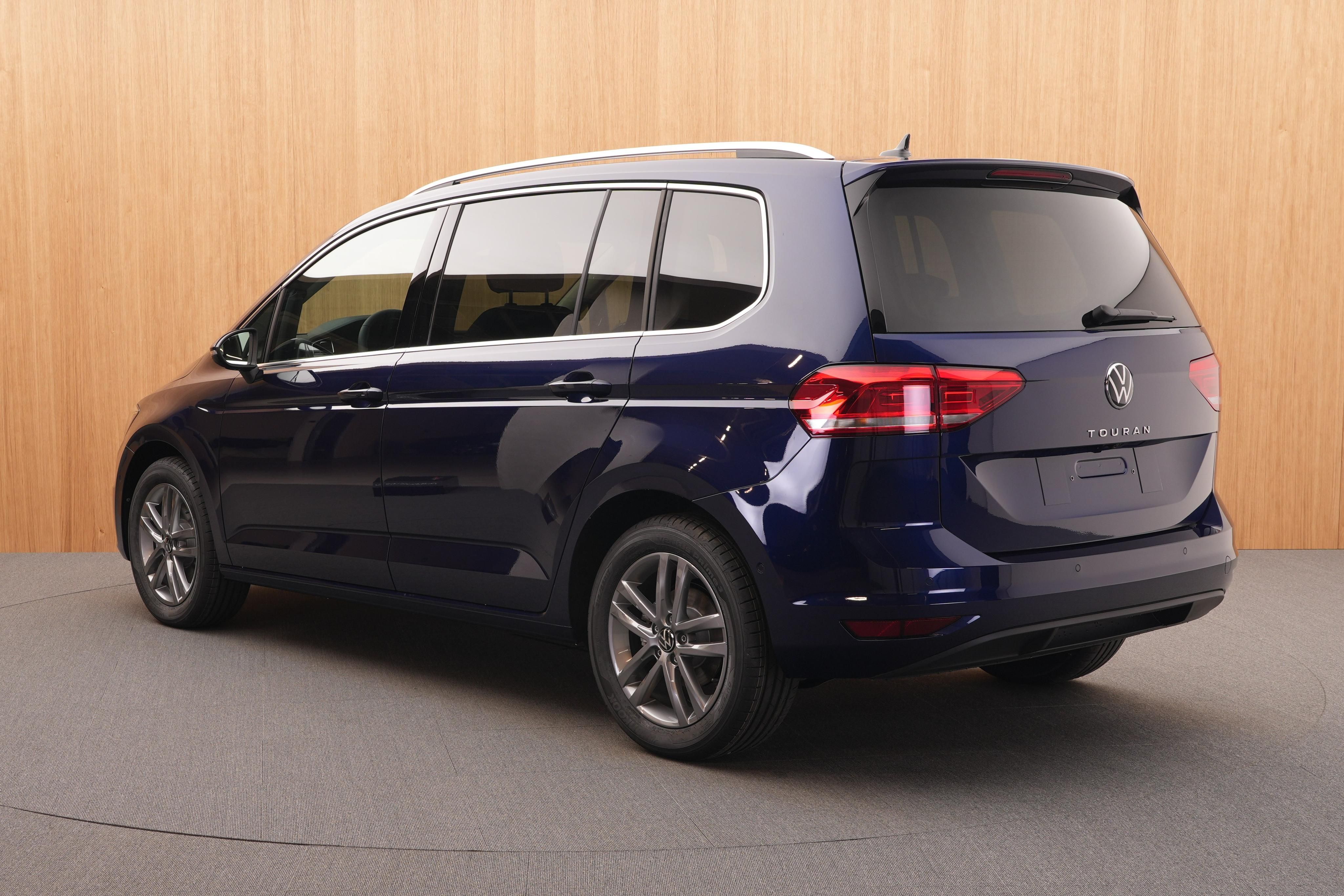 Volkswagen Touran, Love 1.5 TSI DSG - fotka 3