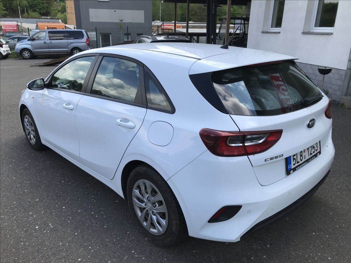 Kia Cee´d, 1,6 CRDi 85kW - fotka 5