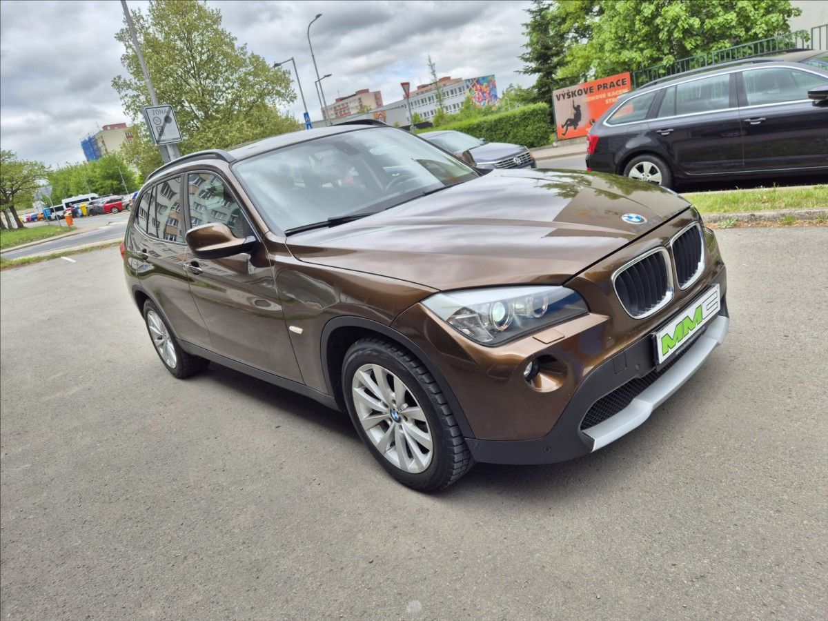 BMW X1, xDrive 20d AT*nove ROZVODY - fotka 3